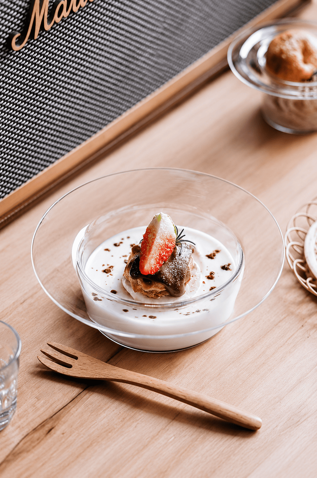STRAW HAT Dessert Bowls Medium