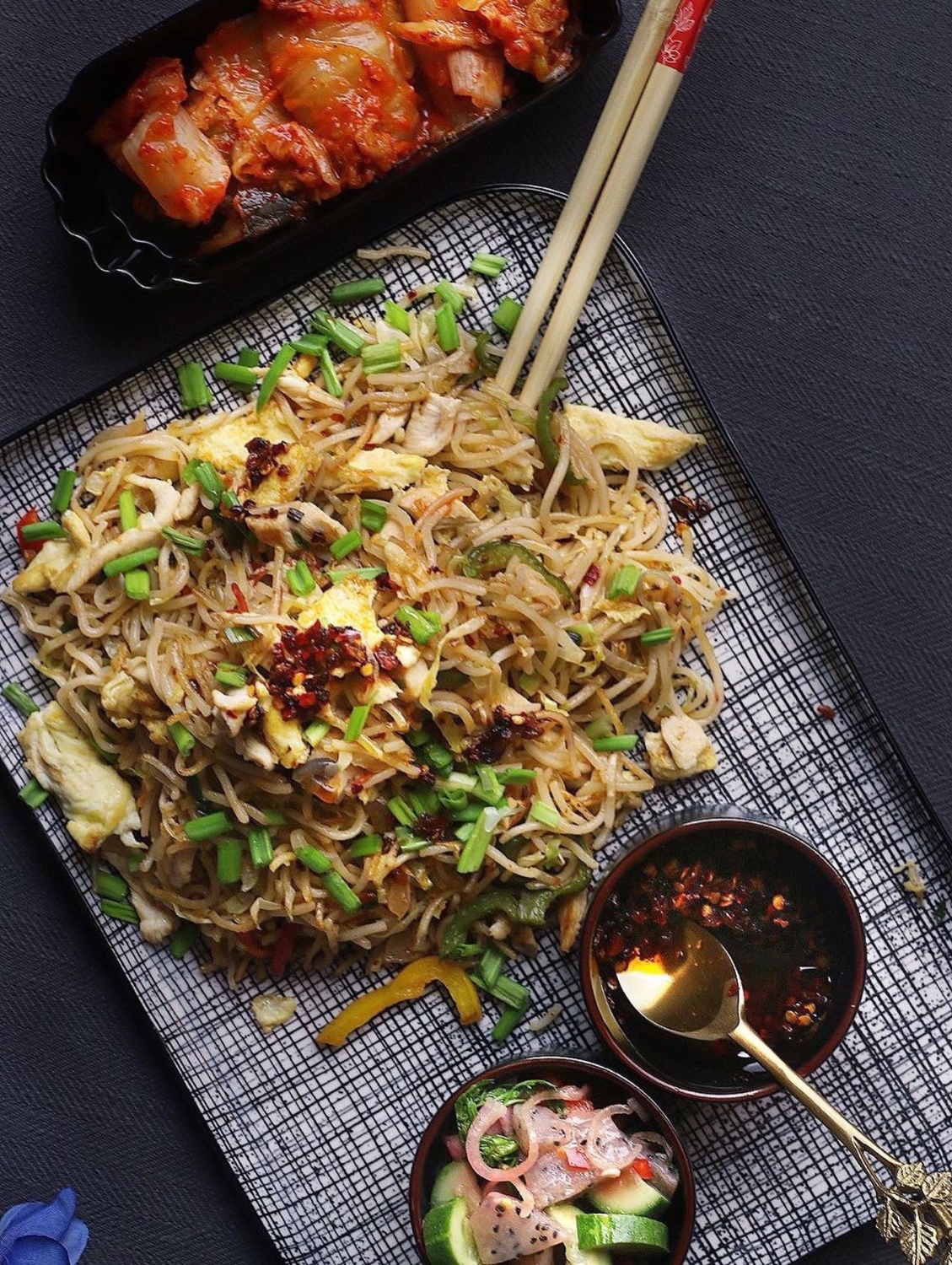 High Street Checkered Rectangular Plate- Large 12"