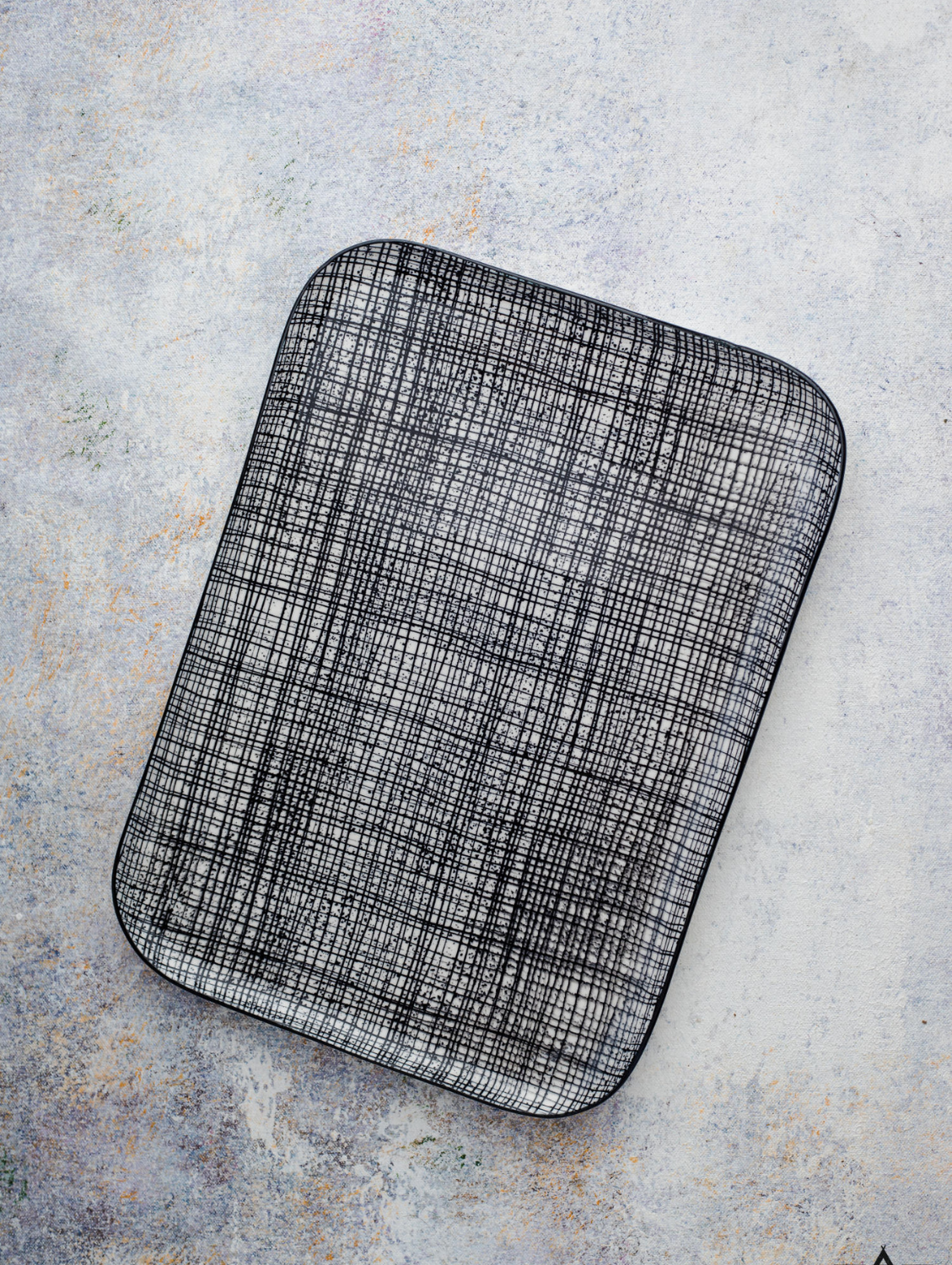 High Street Checkered Rectangular Plate- Large 12"