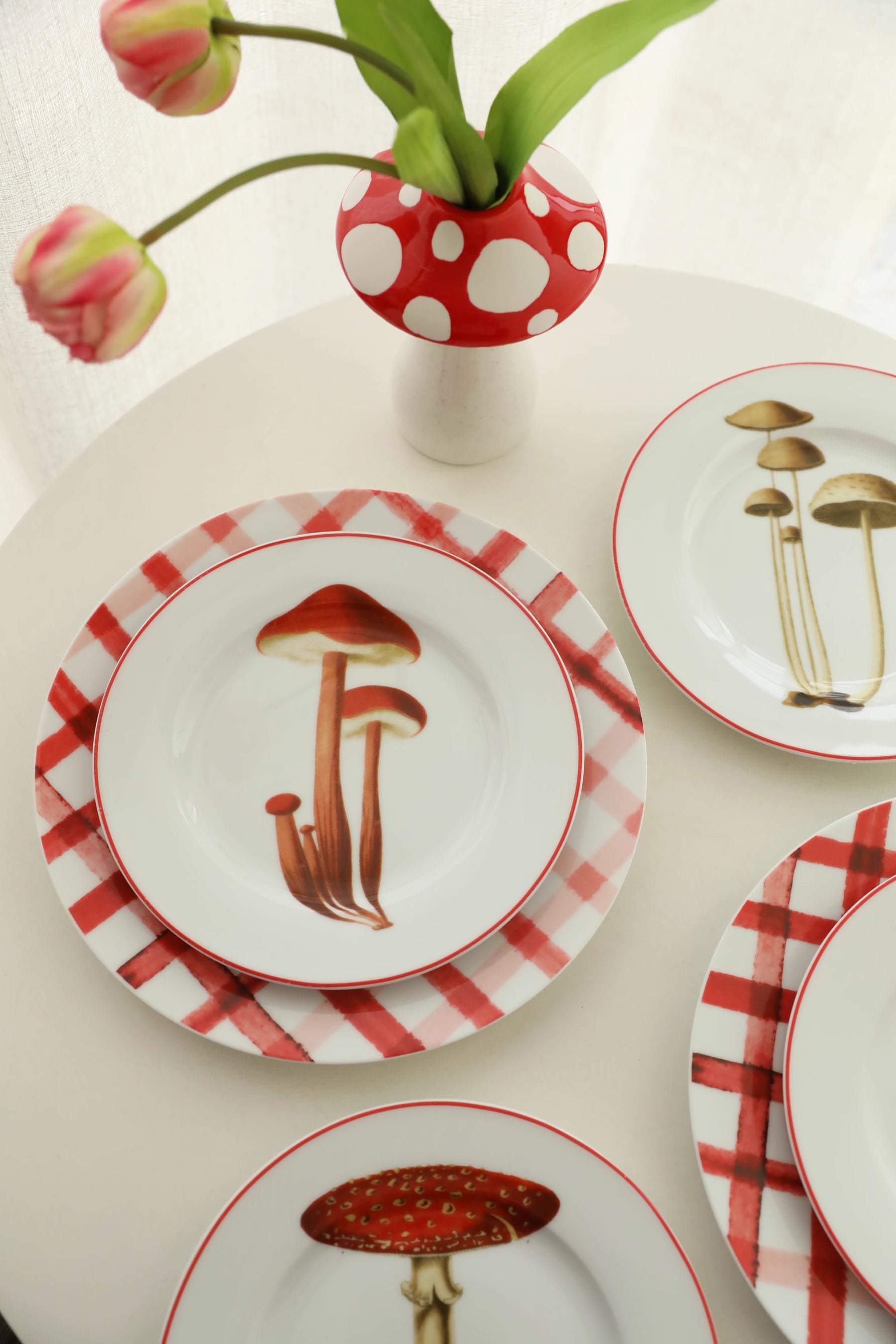 MUSHROOM FULL LIFE CIRCLE DINNER SET