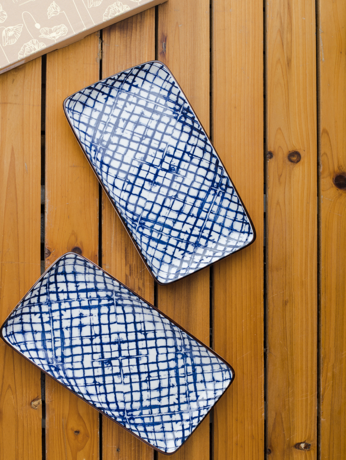 BLUE PLAID RECTANGULAR SIDE PLATE 8"